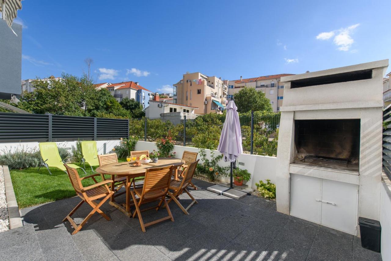 Apartment Nikolina Podstrana Luaran gambar